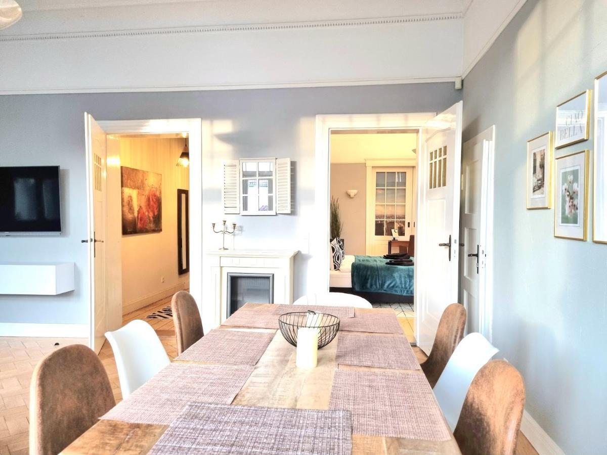 Apartment Charysma - Jugendstil Trifft Moderne, Schlafzimmer Mit Smart-tv, Tischfussball, Darts, Parkplatz *