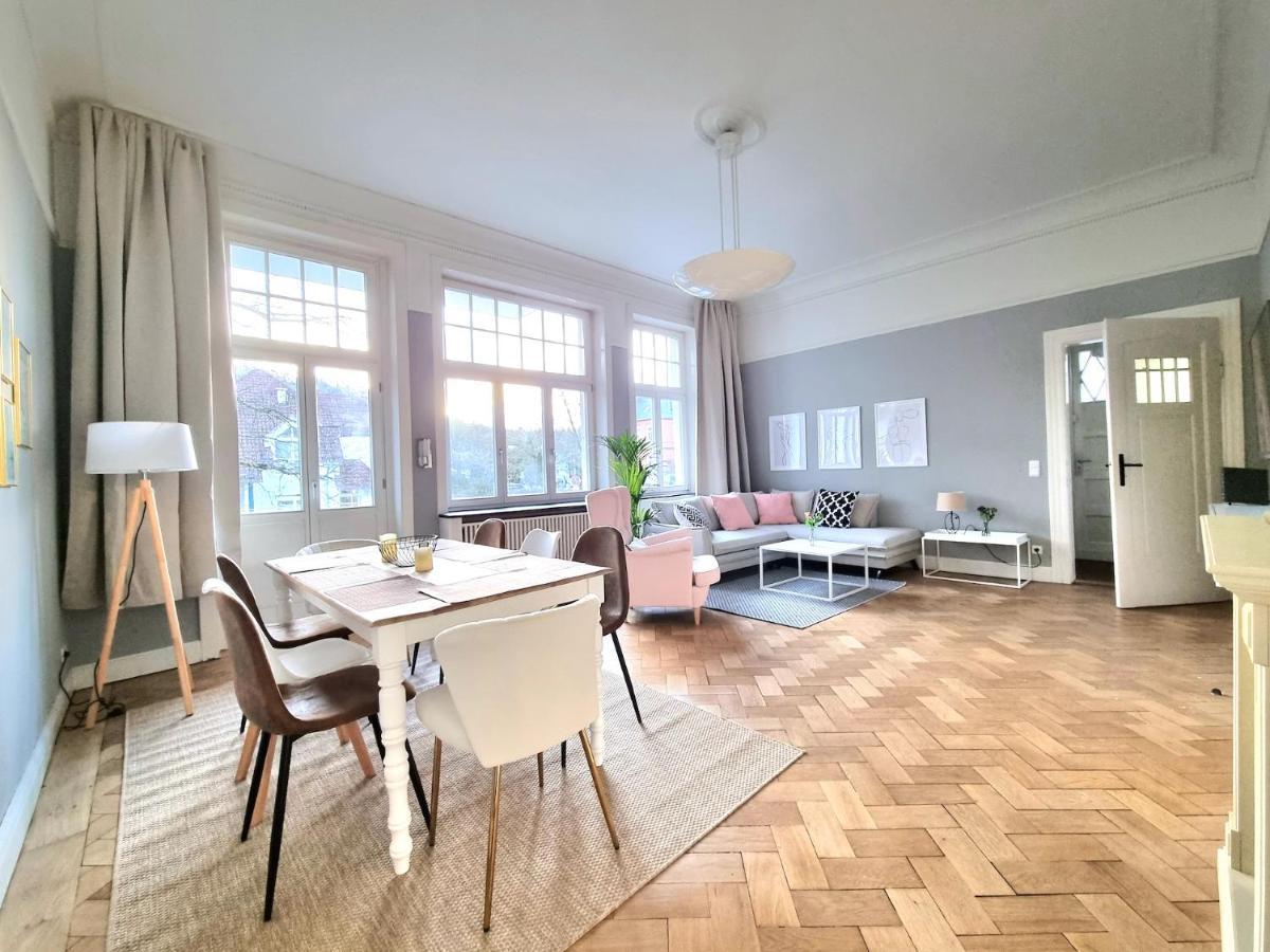 Charysma - Jugendstil Trifft Moderne, Schlafzimmer Mit Smart-tv, Tischfussball, Darts, Parkplatz Hamelin