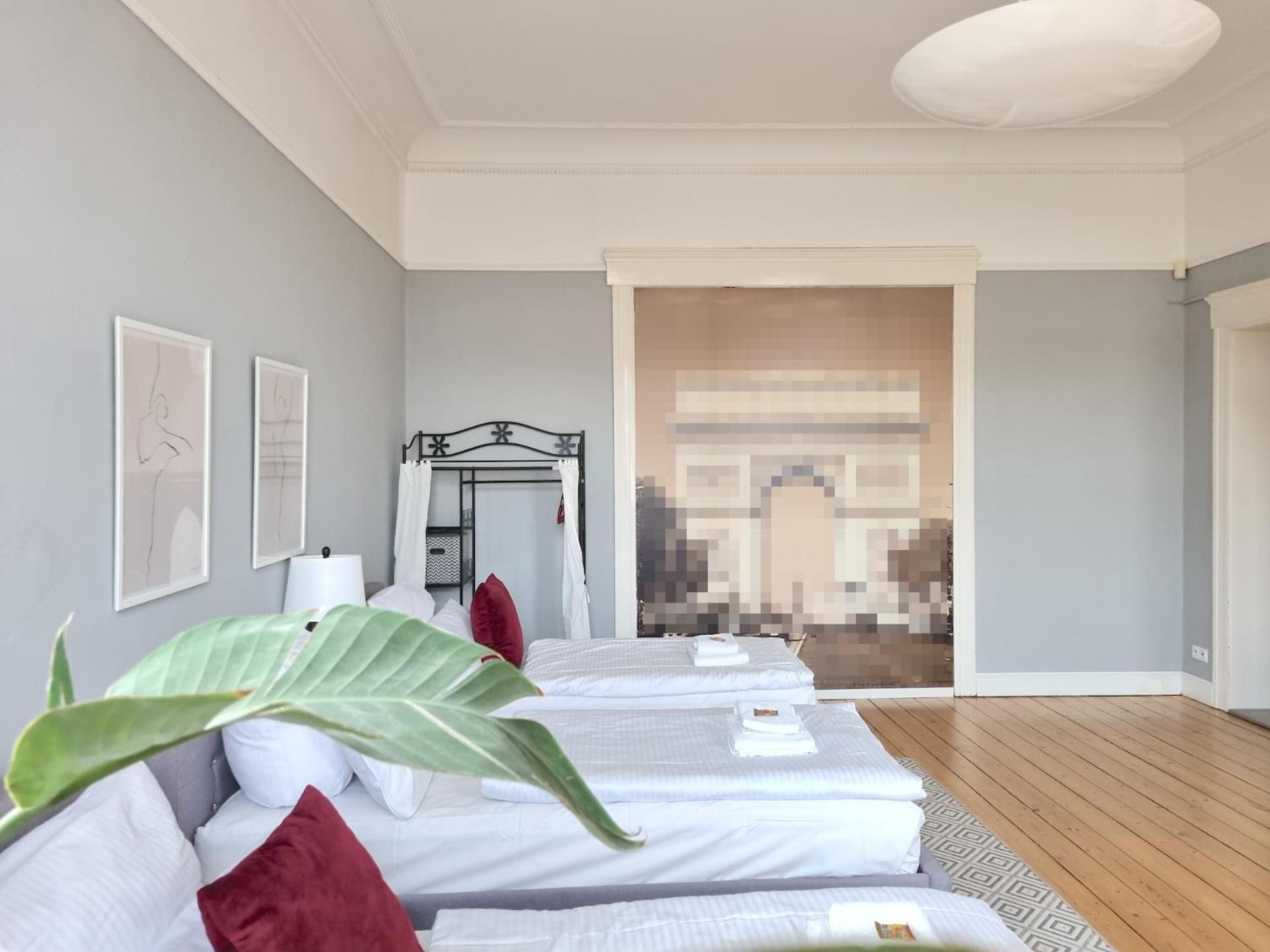 Charysma - Jugendstil Trifft Moderne, Schlafzimmer Mit Smart-tv, Tischfussball, Darts, Parkplatz Apartment Hamelin